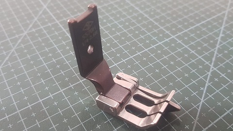 PRENSATELA DOBLE AGUJA 1/4 AGUJERO GRANDE YIH